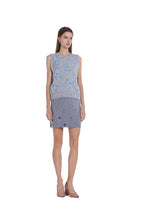 Crew-neck Sleeveless 3D Floral Embroidery Knitted Vest