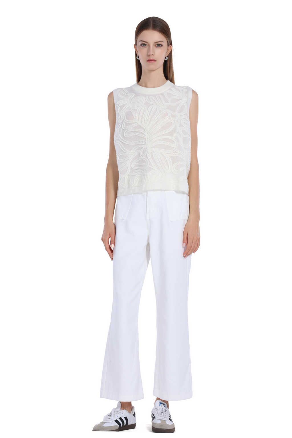 Sleeveless Crew Neck 3D Floral Embroidery Knitted Top