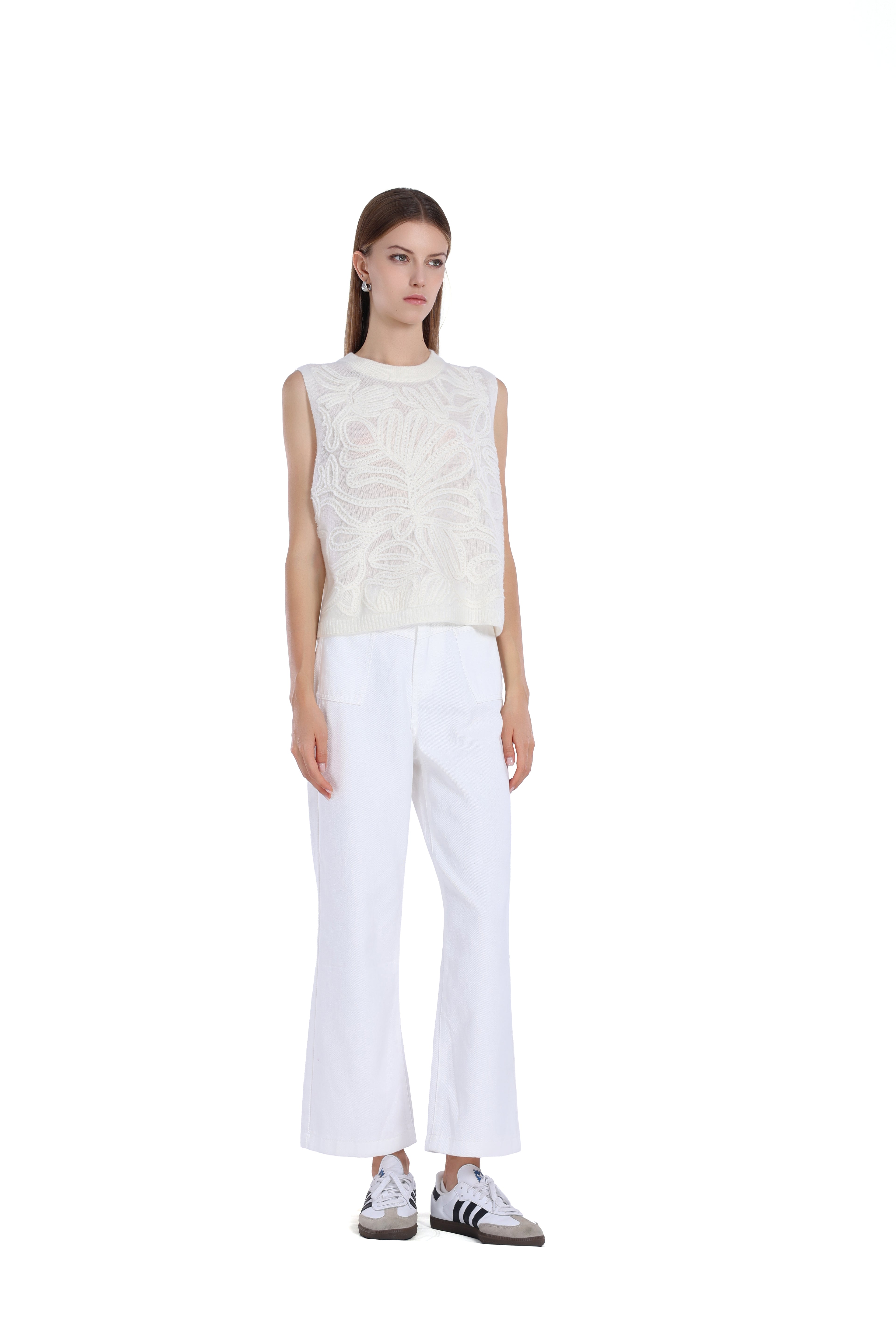 Sleeveless Crew Neck 3D Floral Embroidery Knitted Top