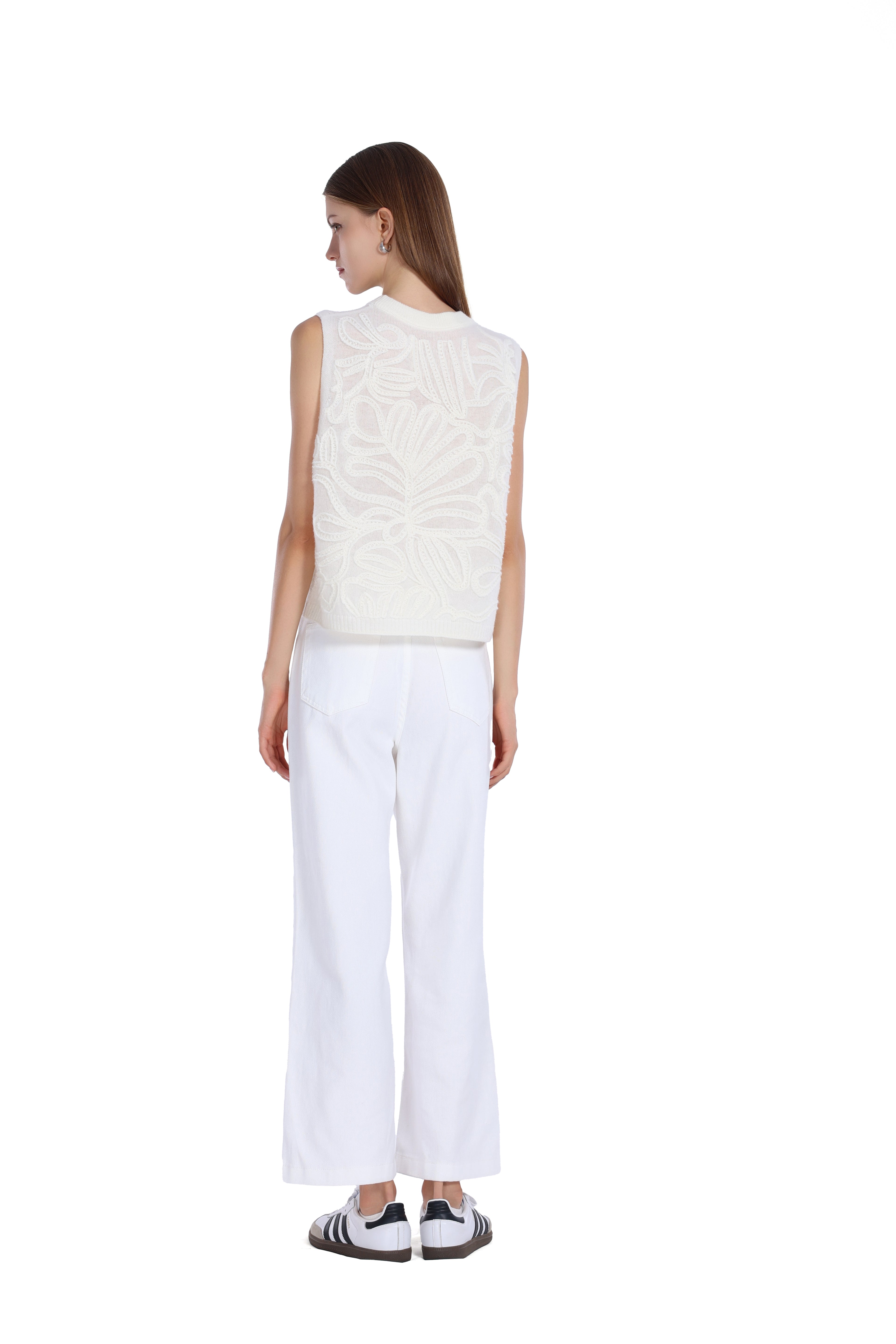 Sleeveless Crew Neck 3D Floral Embroidery Knitted Top